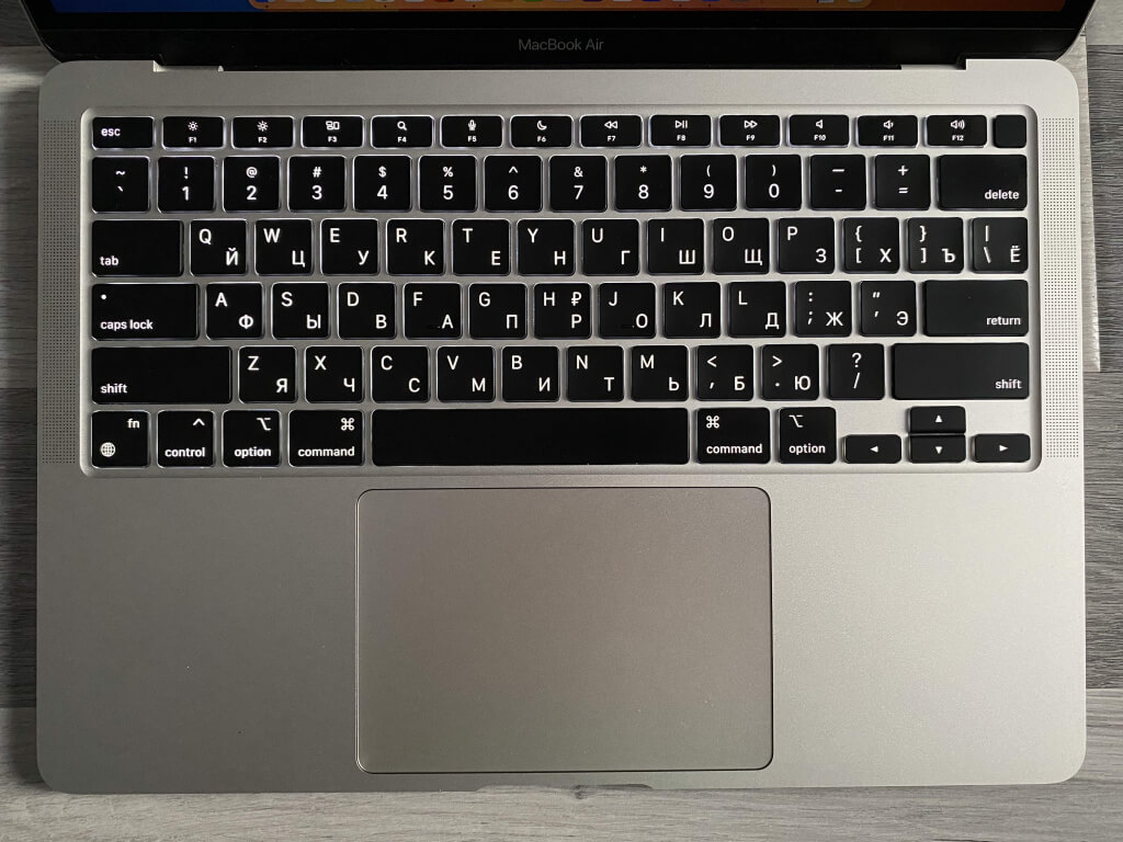 Лазерная гравировка клавиатуры MacBook