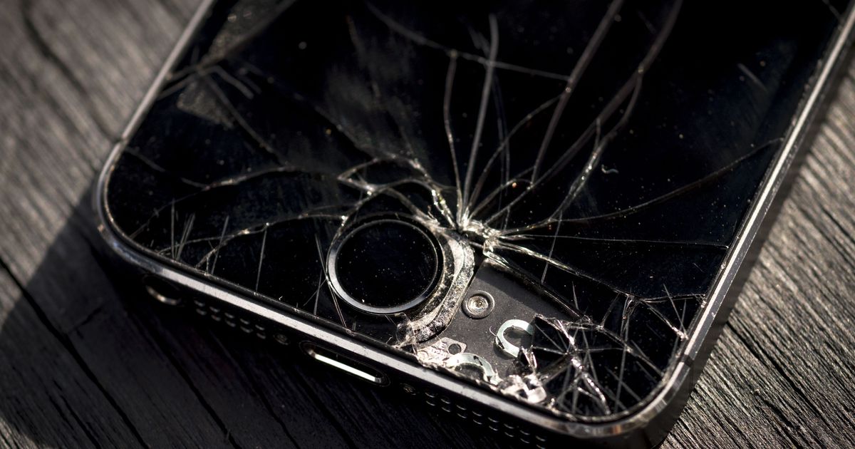Почему Apple на меняет стекла на iPhone